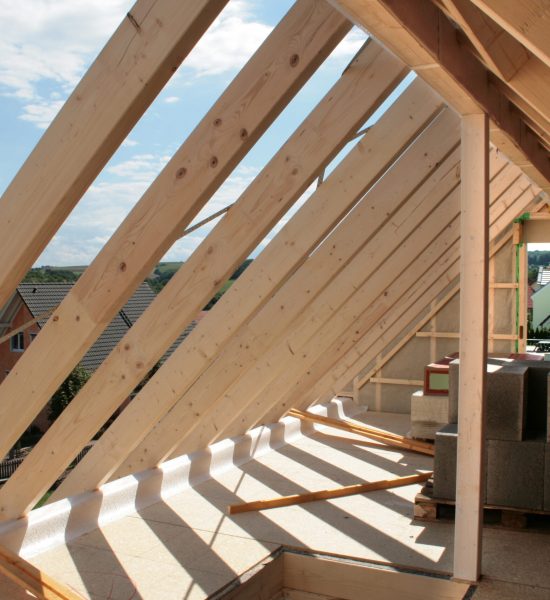 Dachstuhl wird gebaut Dachstuhl wird gebaut